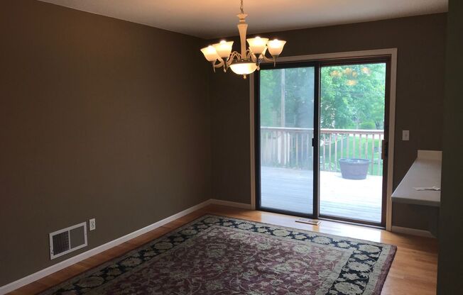 Beautiful, Clean, Large Single Family Home in South St Paul!!