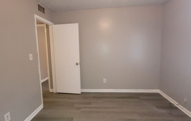 2 beds, 1 bath, $850