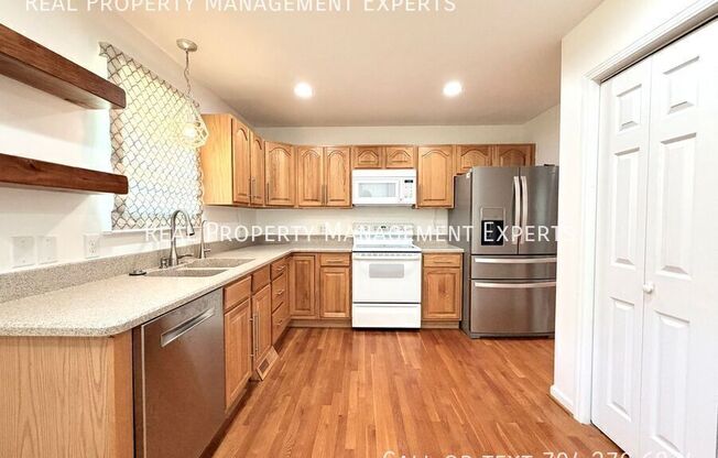3733 HAYDEN DR