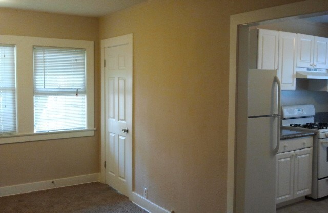 1329 W 37 DR