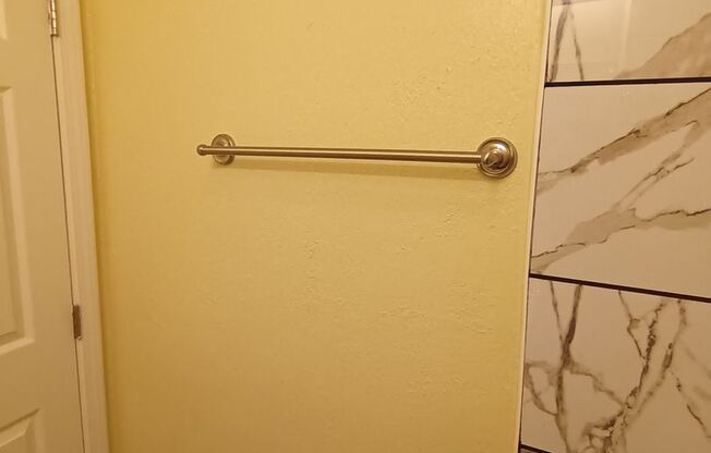 1 bed, 1 bath, $1,300, Unit 2501-15