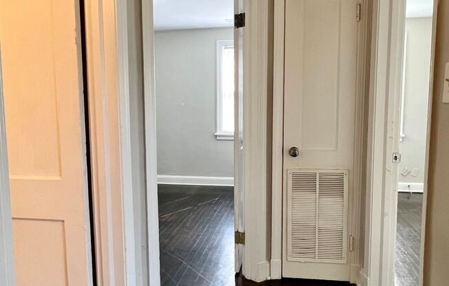 2 beds, 1 bath, $1,300