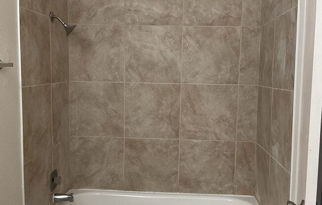 2 beds, 1 bath, 968 sqft, $1,345, Unit 1632-139