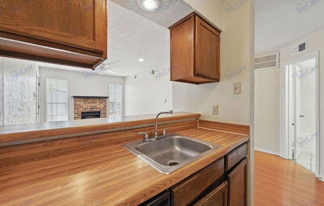 1 bed, 1 bath, 550 sqft, $1,000, Unit 323