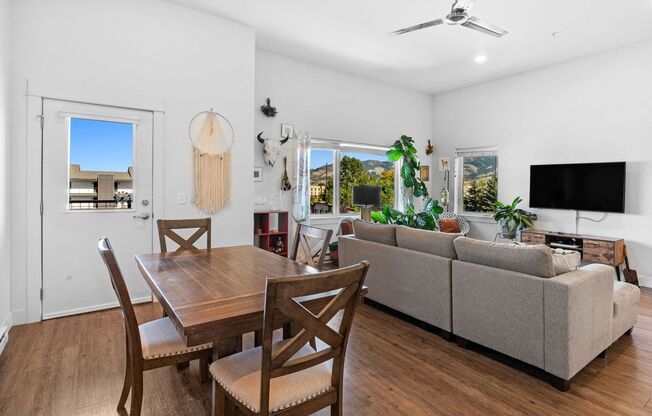 2 beds, 2 baths, 1,134 sqft, $1,995, Unit 3230-201