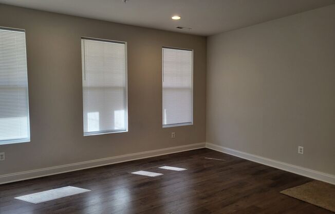 Lovely 3 BR/2.5 BA Townhome in Hanover!