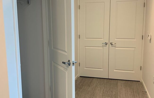 1 bed, 1 bath, 738 sqft, $1,175, Unit 233