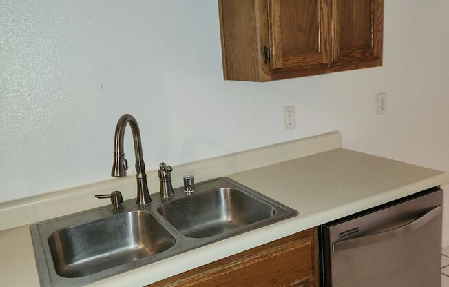 Single-Story 2 Bed, 2 Bath with 2-Car Garage in Gate Community
