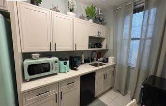 1 bed, 1 bath, $2,999, Unit 1F