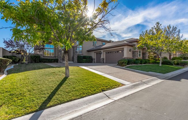 BEAUTIFUL QUEENSRIDGE HIGHLY UPGRADED HOME BY CHRISTOPHER HOMES