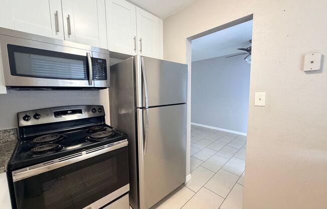 2 beds, 1 bath, $1,495, Unit 201