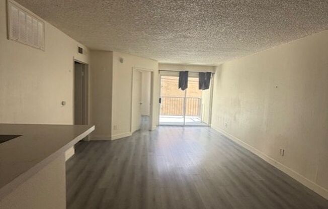 1 bed, 1 bath, 608 sqft, $1,641, Unit 213