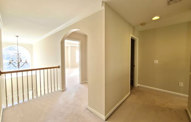 5 beds, 3 baths, $2,695