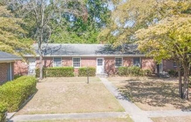 2 beds, 1 bath, 750 sqft, $1,050, Unit B3