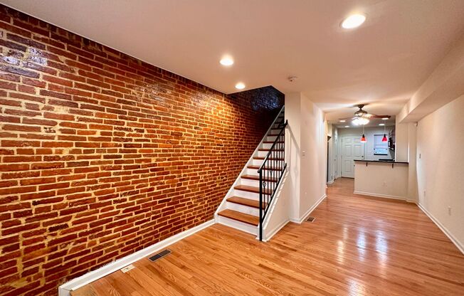 Charming 2 Bedroom/1.5 Bathroom Townhome in Washington Village-Pigtown!