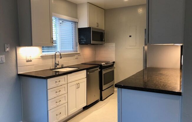 2 beds, 1.5 baths, 1,000 sqft, $3,750, Unit 05