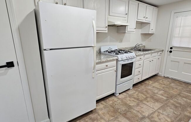 1 bed, 1 bath, 700 sqft, $1,700, Unit 65 S #3