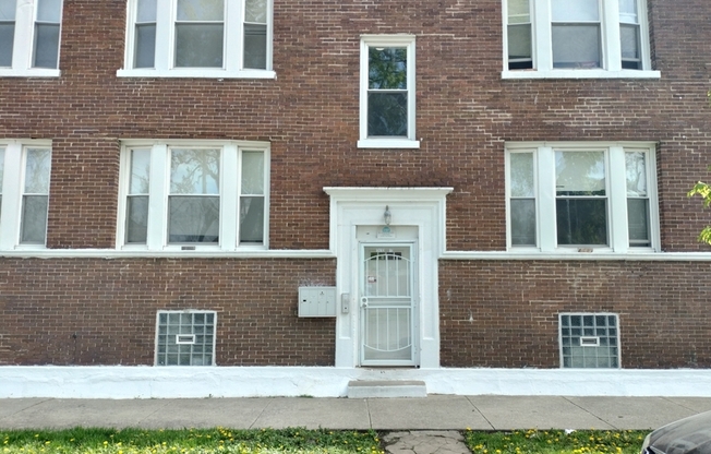1413 W 66 ST