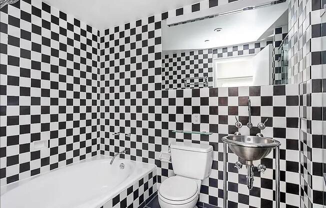 Studio, 1 bath, $4,000, Unit 1702