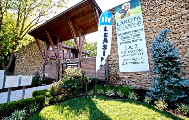 2 beds, 1 bath, 803 sqft, $1,425, Unit 4912-04