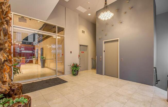 917 Main St