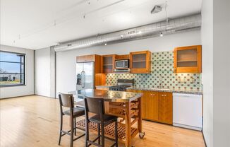Modern Pearl District Condo – 1 Bedroom + 1 Bath with City Views