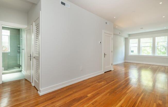 16a Forest St.