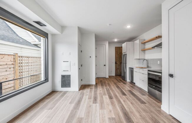 Studio, 1 bath, 400 sqft, $1,225, Unit 102