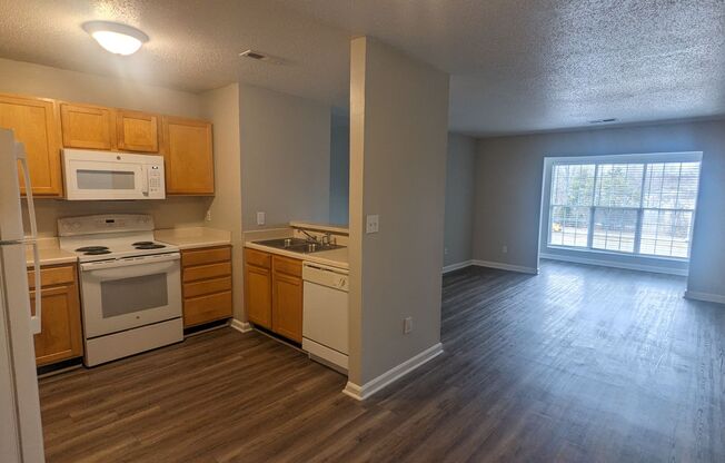 2 beds, 2 baths, 1,070 sqft, $1,175, Unit 3J