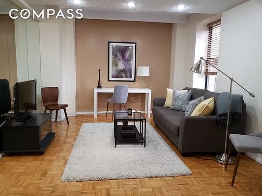 1 bed, 1 bath, 650 sqft, $3,500, Unit 1909