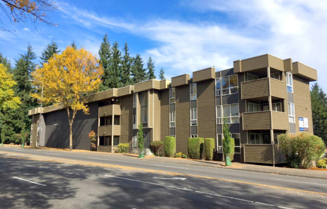 12520 ROOSEVELT WAY NE