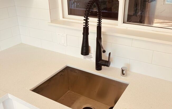 171 (1556 Great Highway)