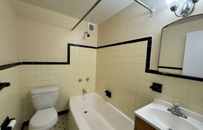 1 bed, 1 bath, 475 sqft, $895, Unit 0903