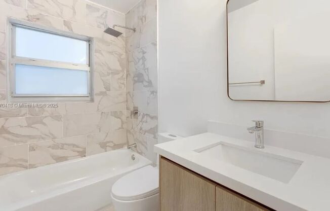 Studio, 1 bath, 400 sqft, $1,900, Unit Unit 03