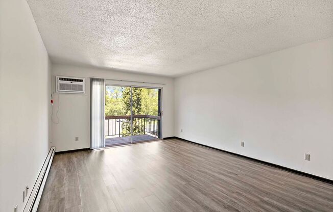 1 bed, 1 bath, 750 sqft, $1,100, Unit 7700-201