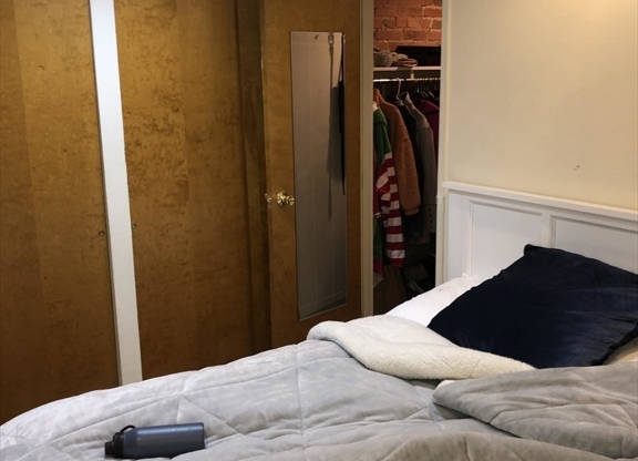 2 beds, 1 bath, 1,037 sqft, $4,600, Unit 104