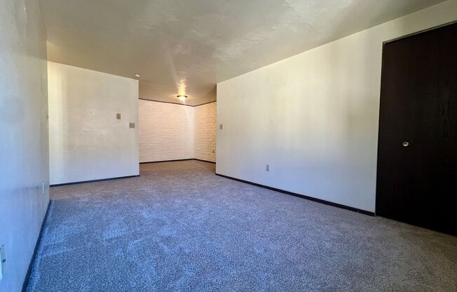 Wonderful 1BR in Lovely Location! Beautiful Exposed Brick Accent Walls Throughout Unit!
