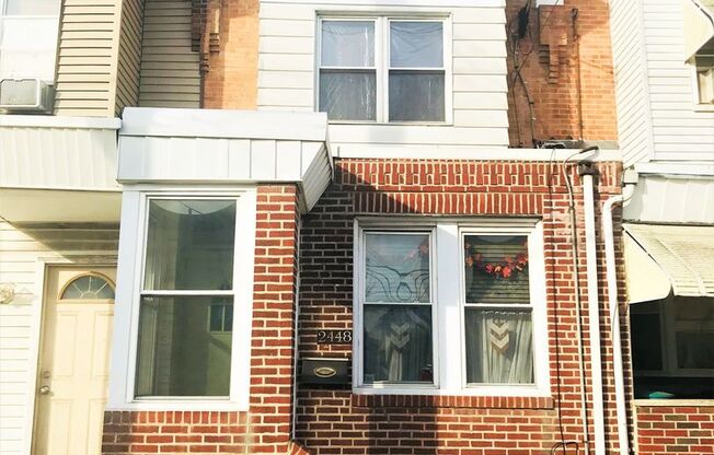 Gorgeous 3-Bed Townhome in Whitman! Available mid-July!