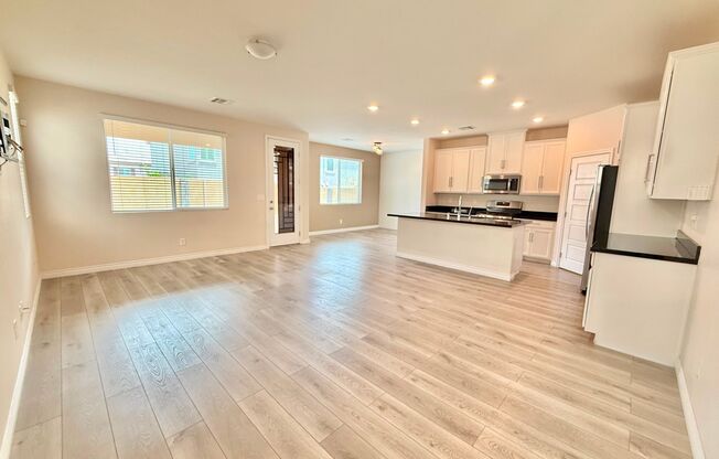 Gorgeous Home waiting for you!