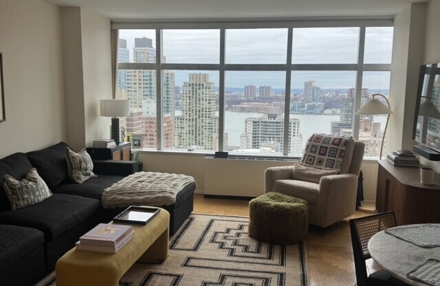 1 bed, 1.5 baths, 907 sqft, $6,200, Unit 28A