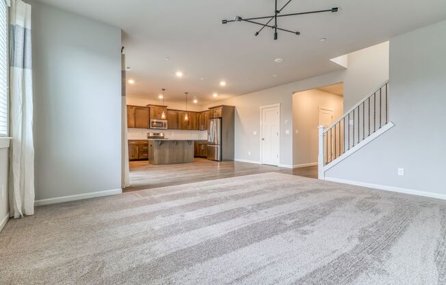 Spacious 4 Bedroom Home in Highly Desirable Camas w/ Bonus Room!!