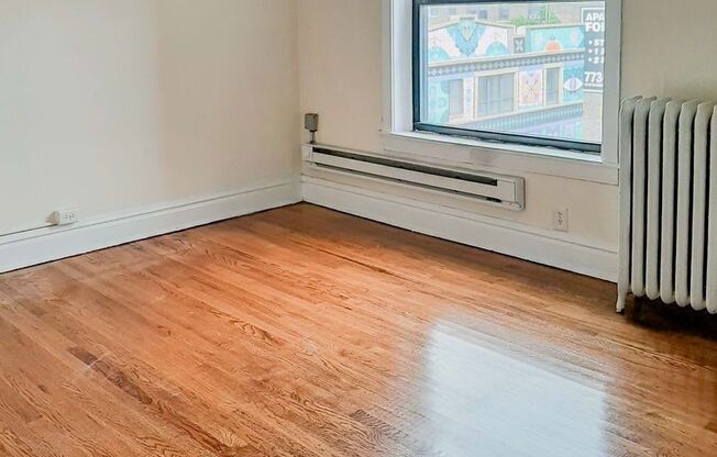 2 beds, 1 bath, 819 sqft, $3,350, Unit 2876-3
