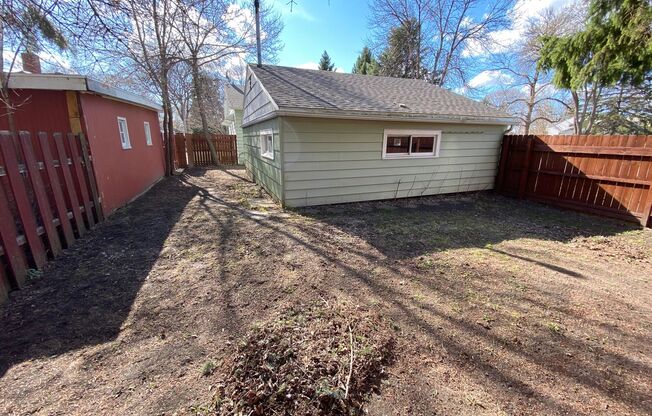 4 Bed 2 Bath House! Fenced in yard!