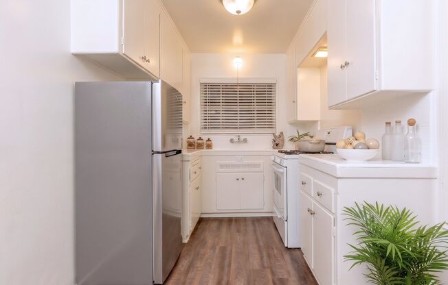 NOW LEASING! 1 Bed 1 Bath Units at 1601 N. Normandie Ave., Los Angeles, CA 90027
