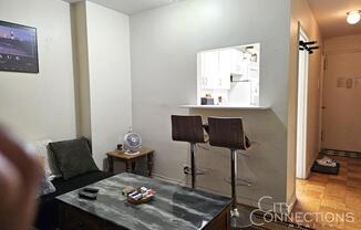 2 beds, 1 bath, $3,500, Unit 4-F