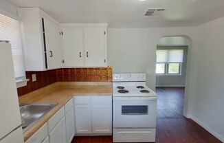 1 bed, 1 bath, $695