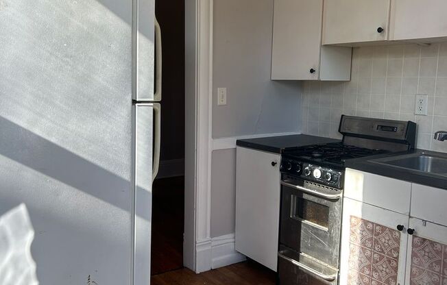 Studio, 1 bath, 600 sqft, $1,050, Unit 2381-1