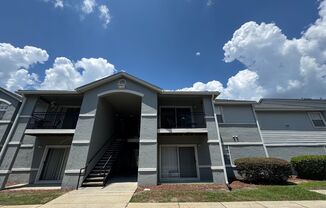 Modern 2-Bed/2-Bath Condo in Gated Community – Close to UF & Shands!