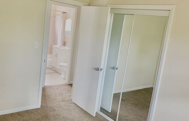 2 beds, 1 bath, $1,525, Unit 440-12