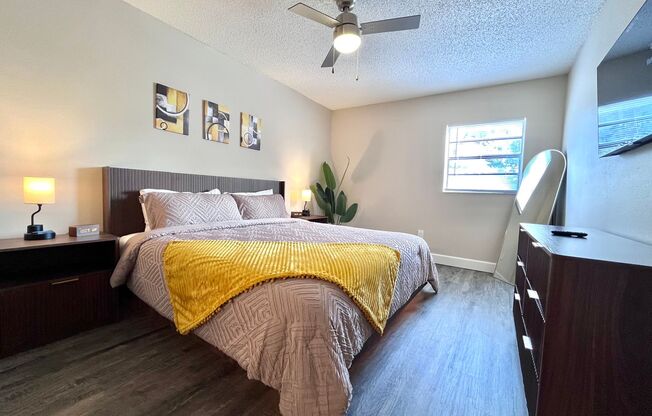 2 beds, 2 baths, 1,000 sqft, $1,999, Unit 207